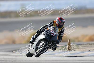 media/Nov-16-2025-Race Pace (Sun) [[8c5fa54630]]/Non Verified Riders (1st 20 Minutes)/1-Turn 14 (10am)/